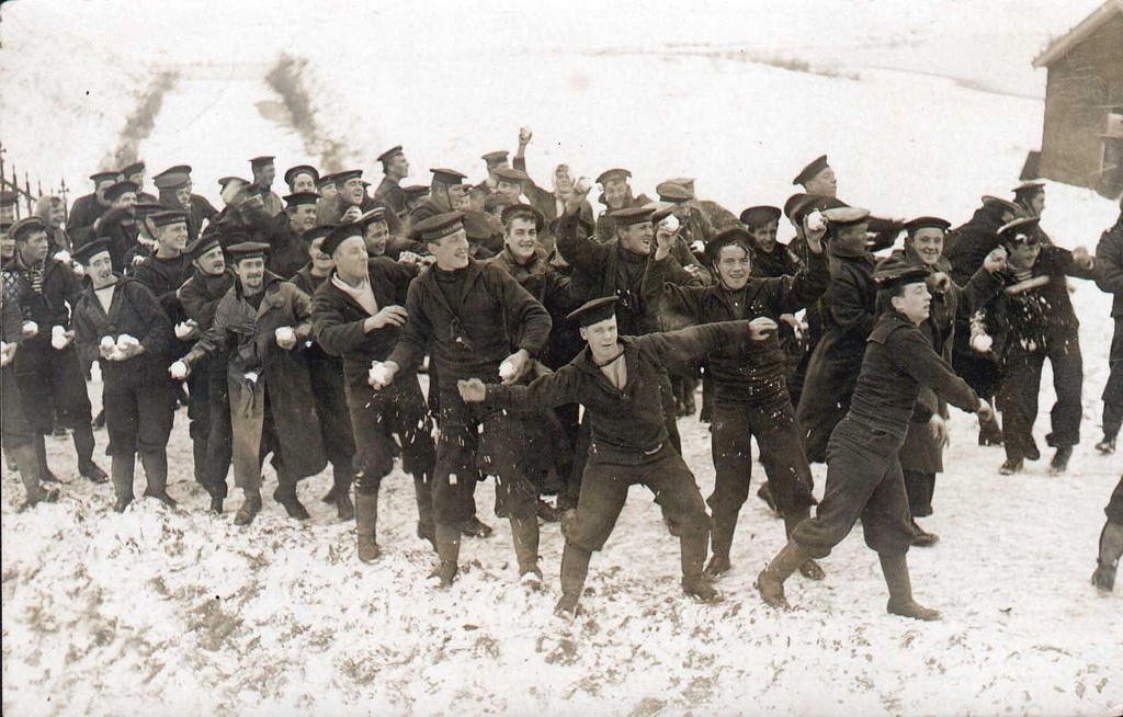 Sneeuwballen gooien! Timbertown, 1914