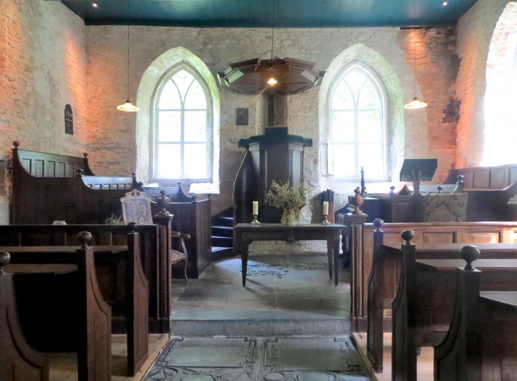 Het interieur van de kerk van Zuurdijk