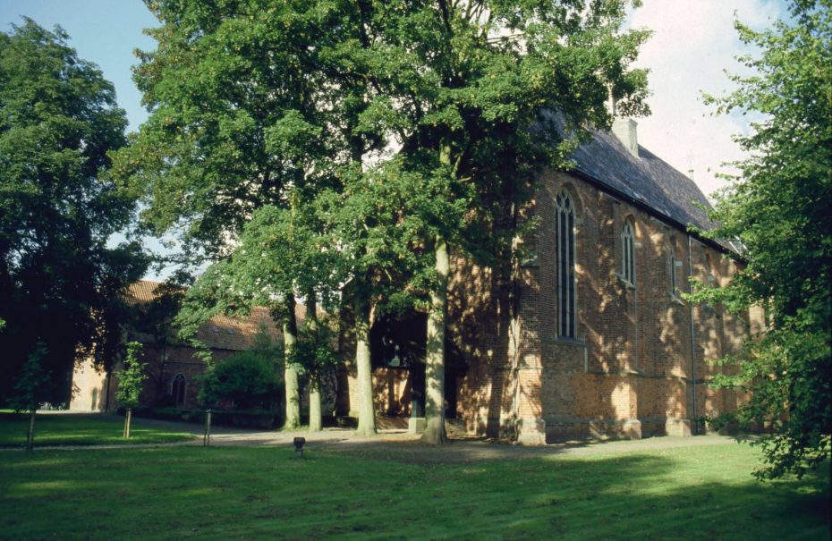 Het klooster in 1980, zonder westgevel (foto via Arnold Winkel)